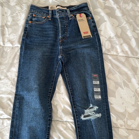 25x28 Levi’s wedgie straight jeans brand new with tags - Picture 1 of 4